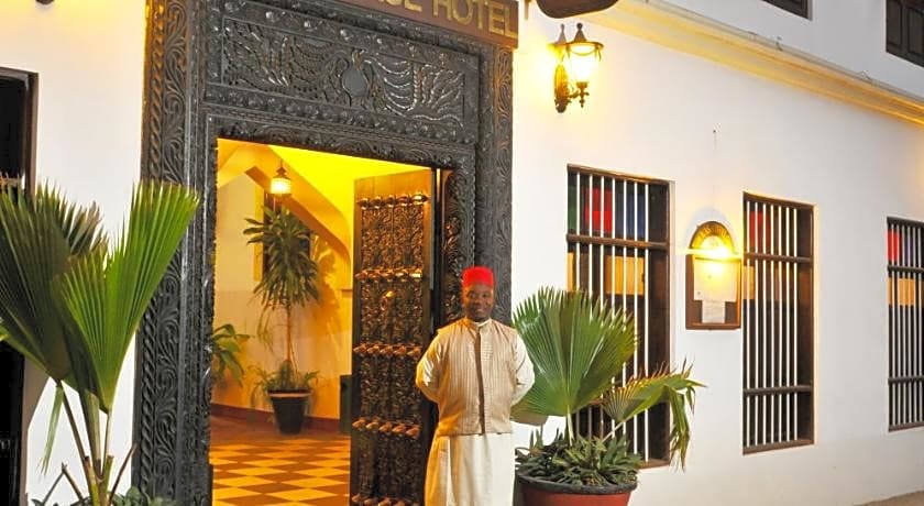 Dhow Palace Hotel