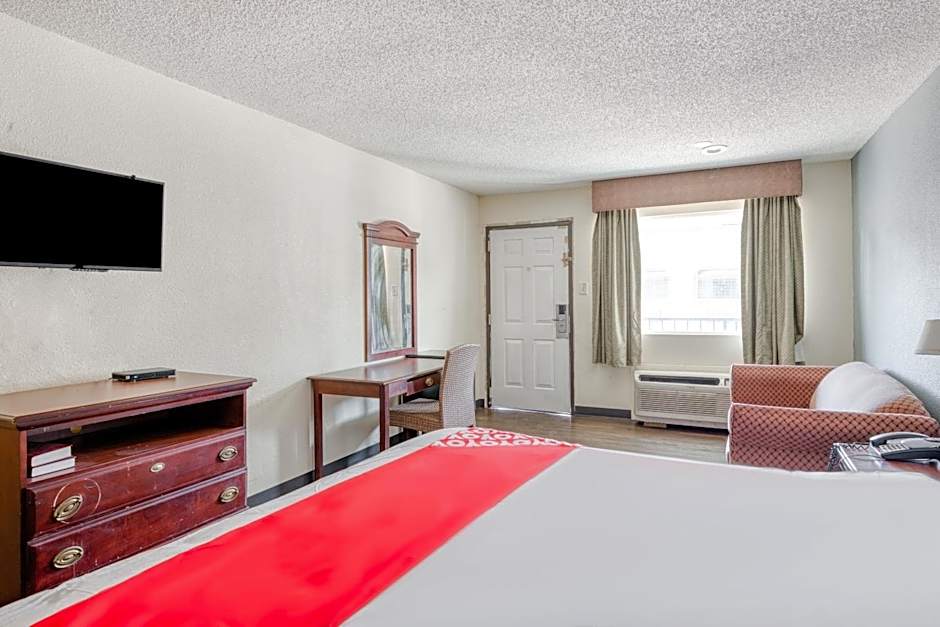 OYO Hotel Rosenberg TX I-69