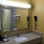 Deluxe Inn & Suites - Baytown