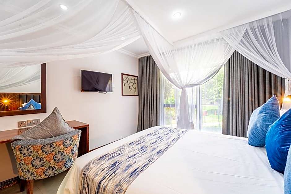 Azambezi River Lodge