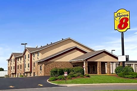 Super 8 by Wyndham Collinsville St. Louis