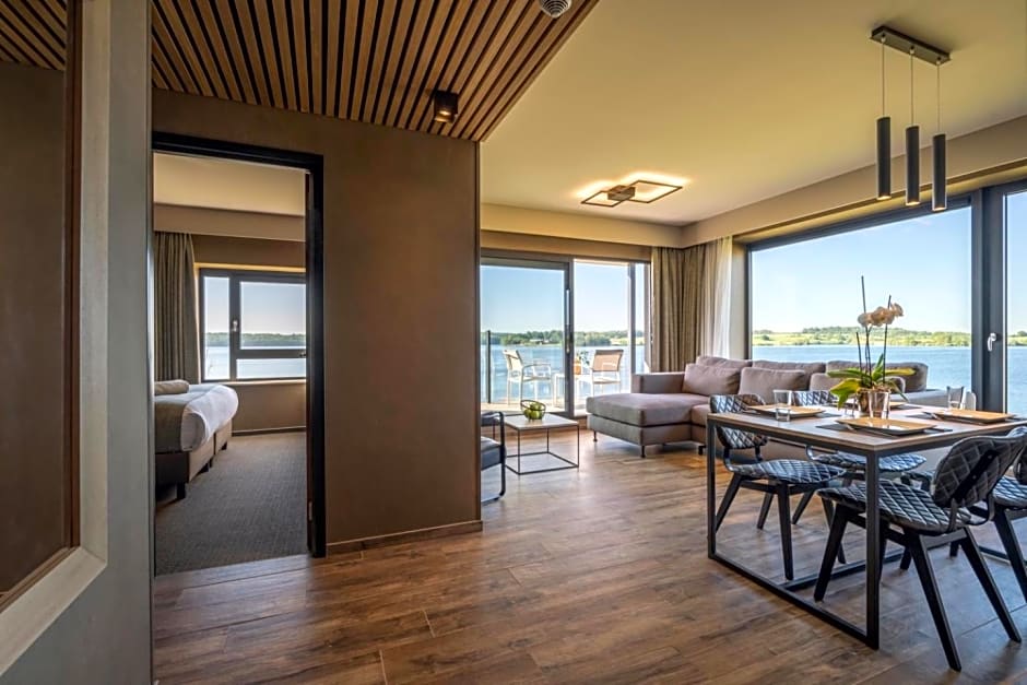 Golden Lakes Hotel