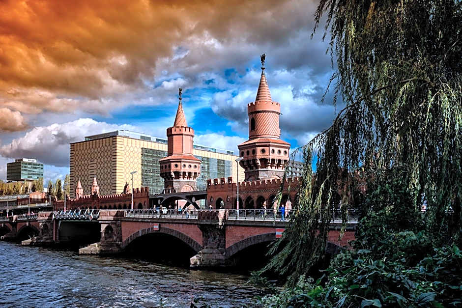 Schulz Hotel Berlin Wall at the East Side Gallery
