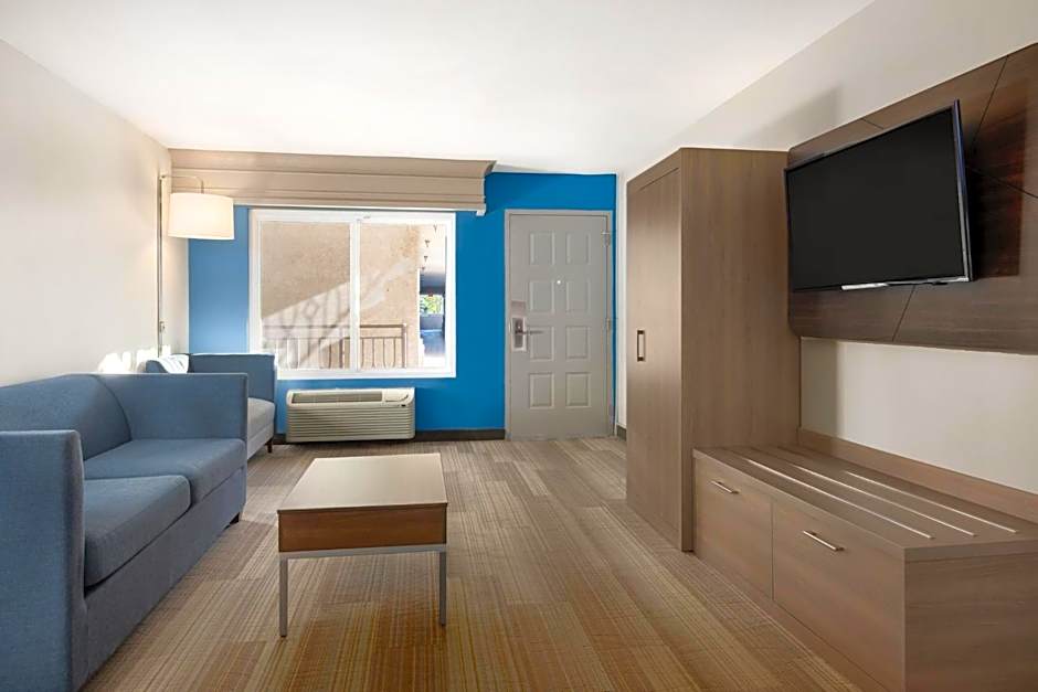 Holiday Inn Express Simi Valley By IHG