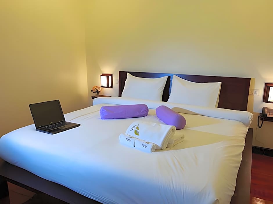 Seasons Riverside Hotel