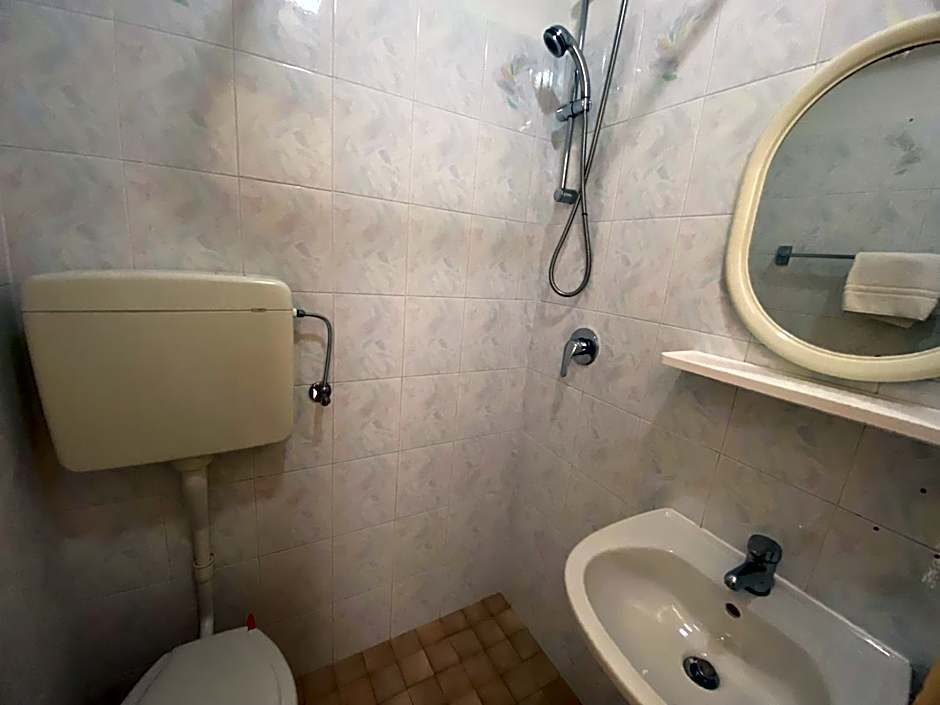 Hotel Nanni Garnì