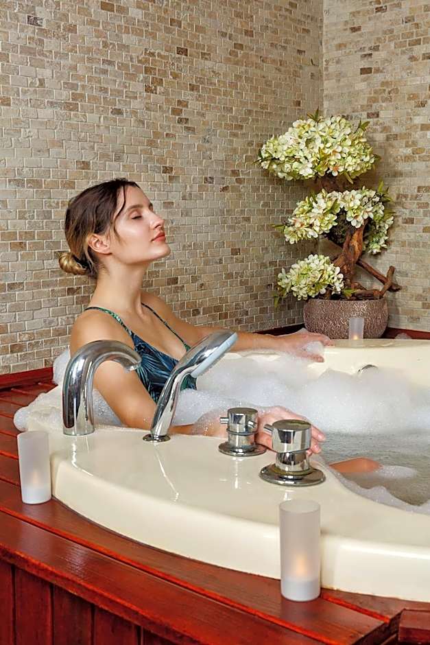 Optimum Luxury Hotel&Spa