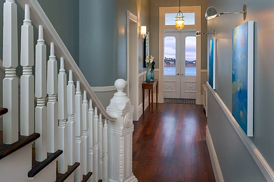 Casa Madrona Hotel And Spa