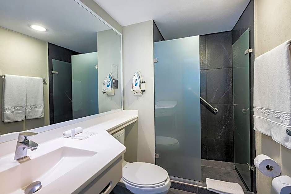 City Express Plus by Marriott Cali Colombia