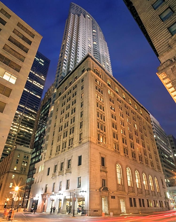 One King West Hotel And Residence