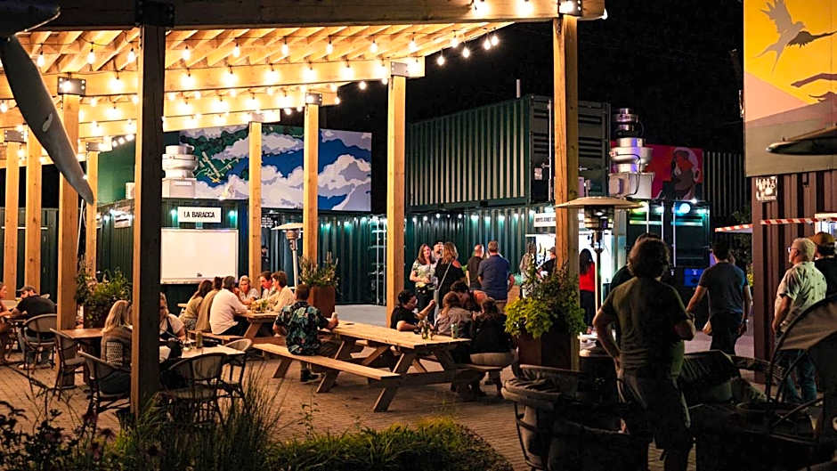 Downtown Picton Retreat - Near Sandbanks and Wineries
