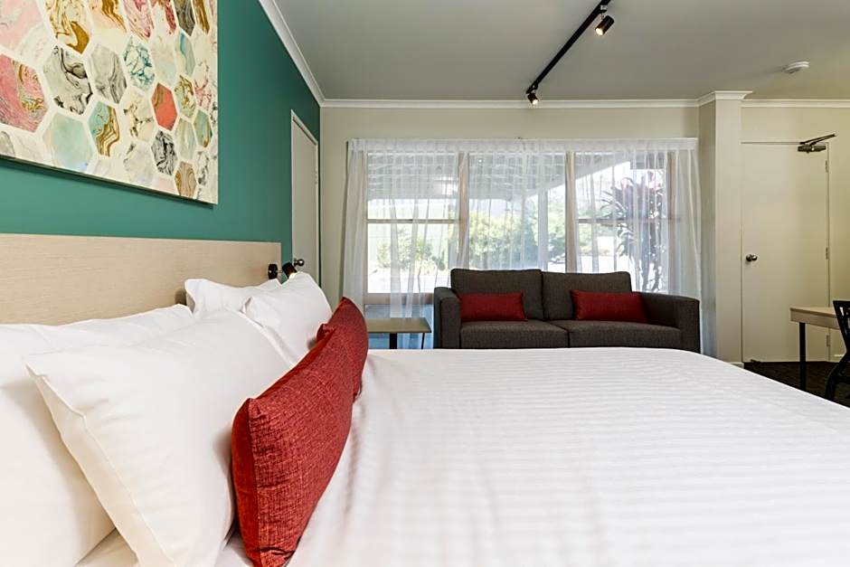 Nightcap At Balaclava Hotel