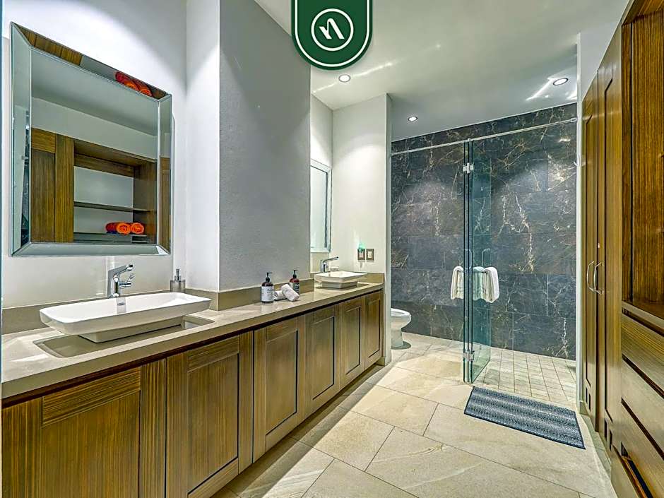 Luxury 2BR Condo in Romatic Zone - Rooftop Pool