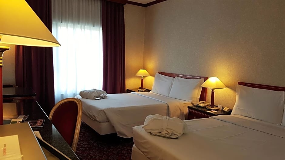 Russott Hotel