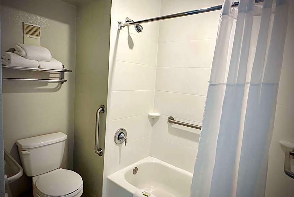 Days Inn by Wyndham Alexandria