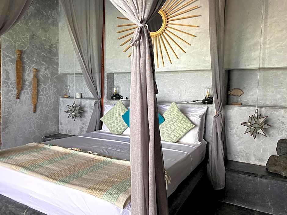 Joya' Beach Suites & Villa