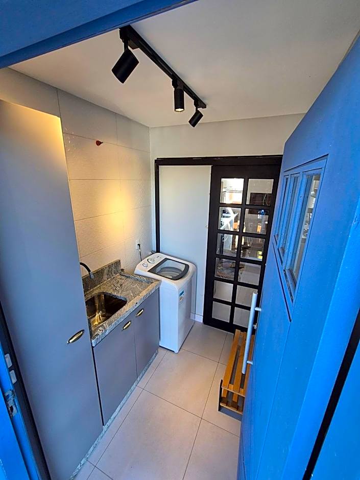 Casa no segundo andar na Praia da Cal com ar e sacada