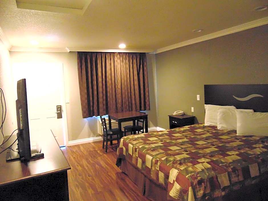 West Coast Inn Santa Ana