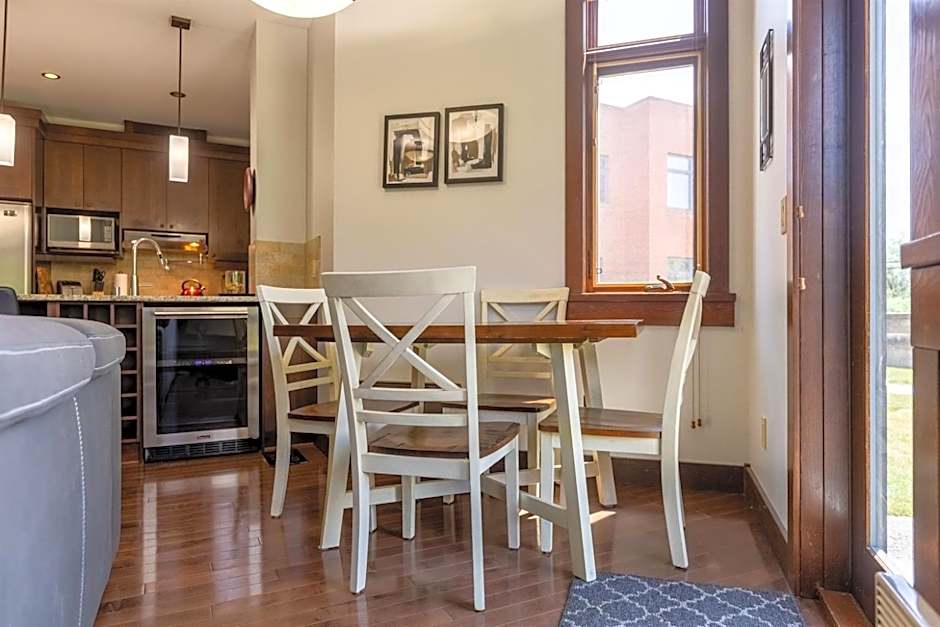 Luxurious 901 Condos by Fernie Central Reservations