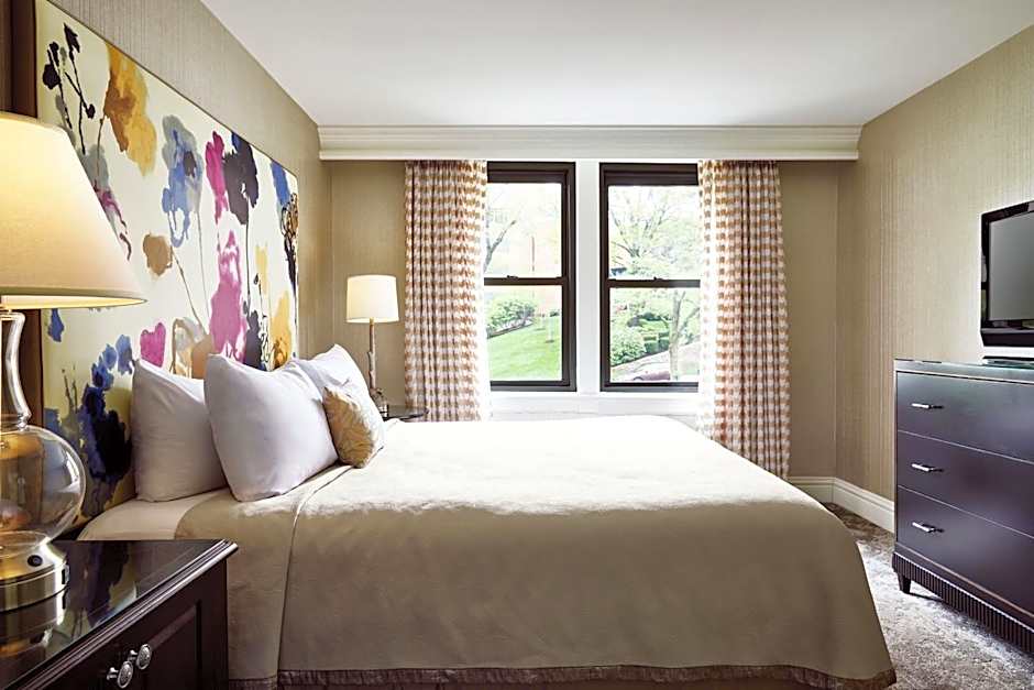 The Raphael Hotel, Autograph Collection by Marriott