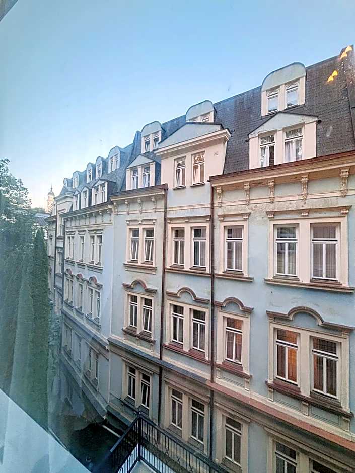 KRTEK , 2 Beds, Theme Room, Free Parking