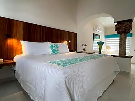 Junior Suite with King Size Bed (across the street)