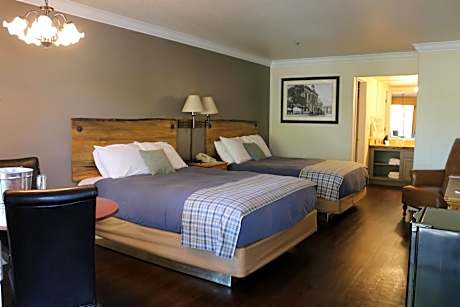 Superior Two Queen Room, Ground Floor (Pet Friendly)