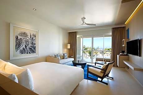 Junior King Suite - Oceanfront