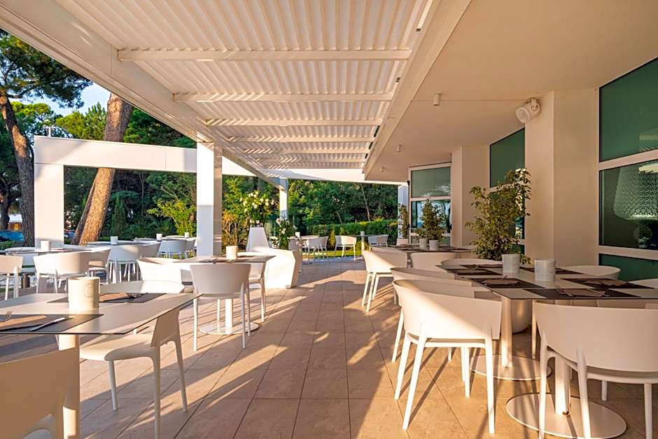 International Beach Hotel