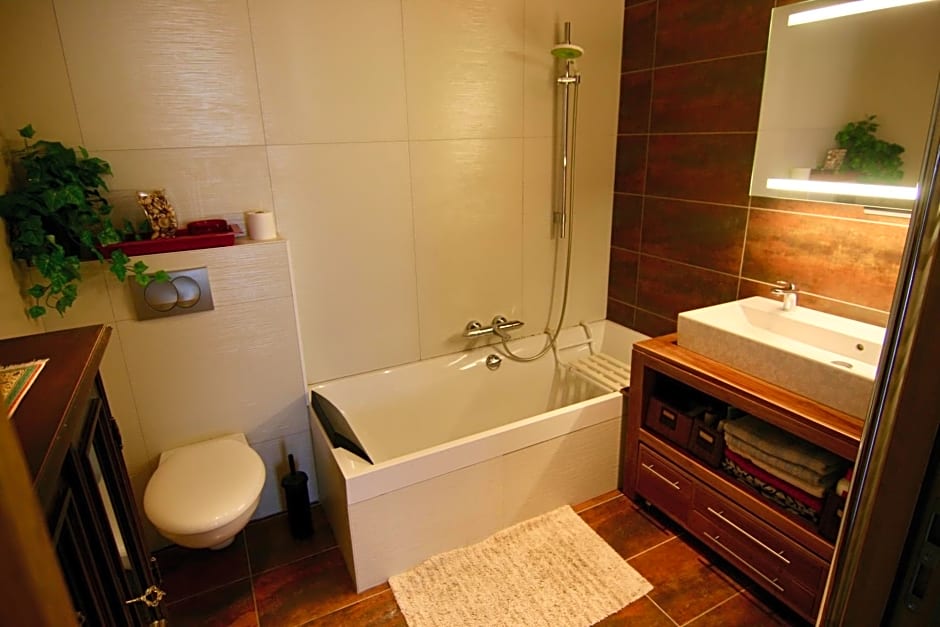 Bibou's Room Paris – Les Lilas, CA