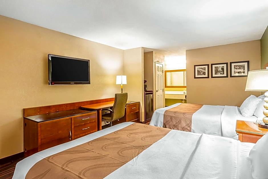Quality Inn & Suites near Robins Air Force Base
