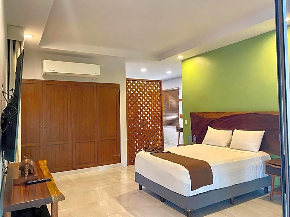 Xuux Peek by Tecnohotel