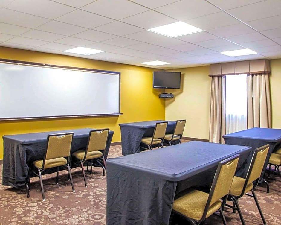 Quality Inn & Suites Peoria