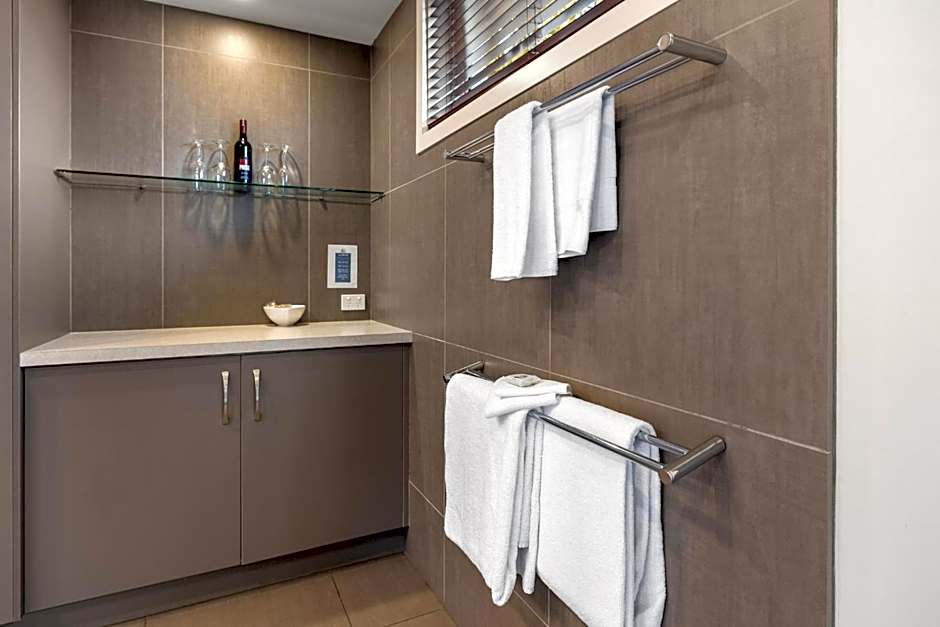 Captains at the Bay Bed & Breakfast