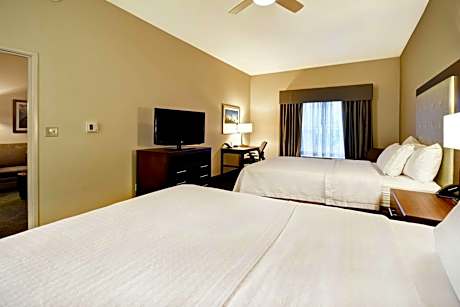 One-Bedroom Queen Suite with Two Queen Beds - Non-Smoking
