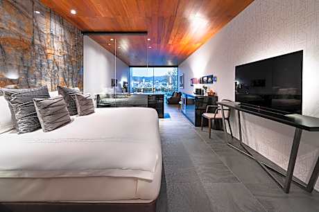 Executive River Suite