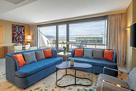 One-Bedroom King Suite with Terrace