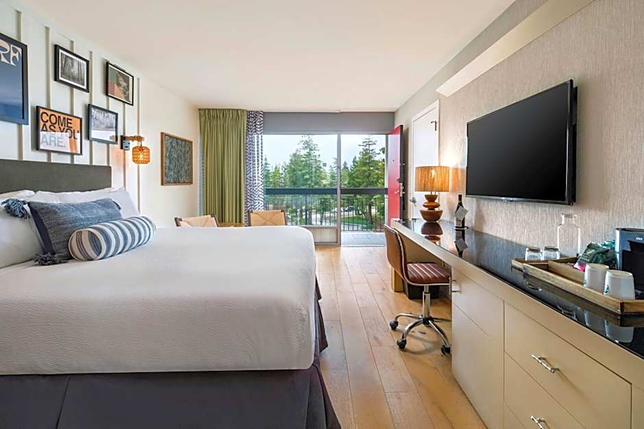 Hotel Paradox, Autograph Collection