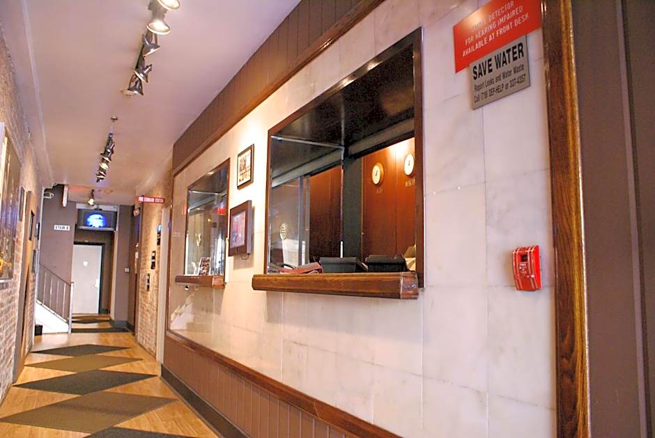 Off SoHo Suites Hotel
