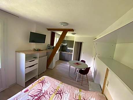 Studio (2 Adults)