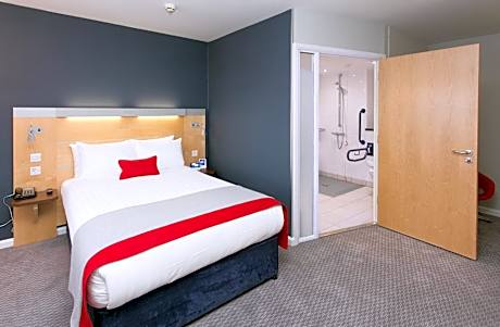 Double Room with Free Hot Breakfast - Accessible
