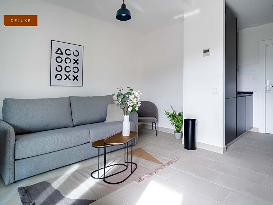 Limehome Sevilla Calle Torcuato Luca de Tena - Digital Access