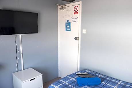 Standard Quadruple Room with Shared Bathroom