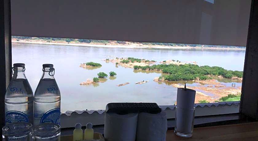 Norn Nab Dao Rimkhong Hotel