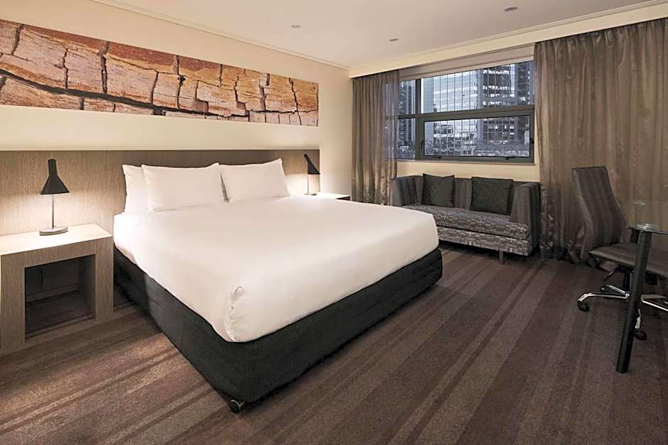 Photo 1 of 4 of Executive 1 King Bed