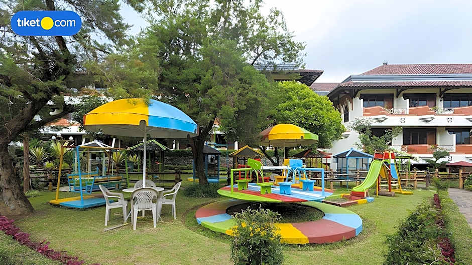 Royal Hotel and Villa Batu