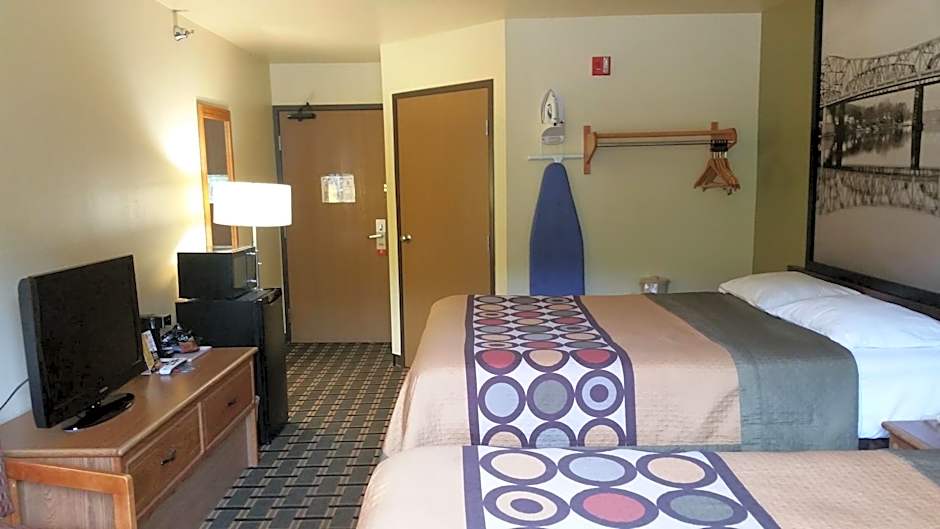 Super 8 by Wyndham Wheeling