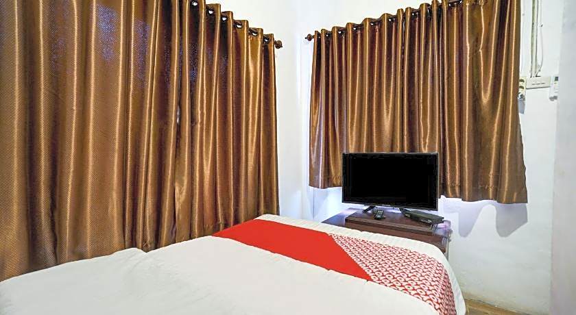 OYO 90645 Karisma Residence