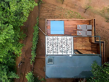 Luxury 2-Bedroom Cabin with River View
