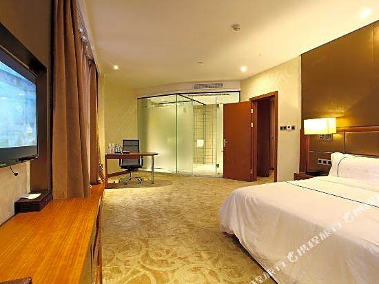 Four Seasons Green Teng Hotel (Outlets Airport Branch)